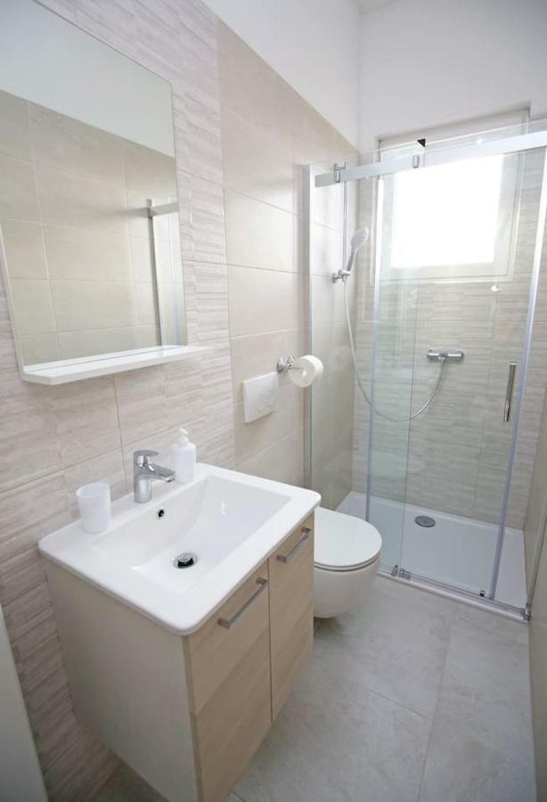Modern Guest House Rak With Beautiful Pool شيبينيك المظهر الخارجي الصورة
